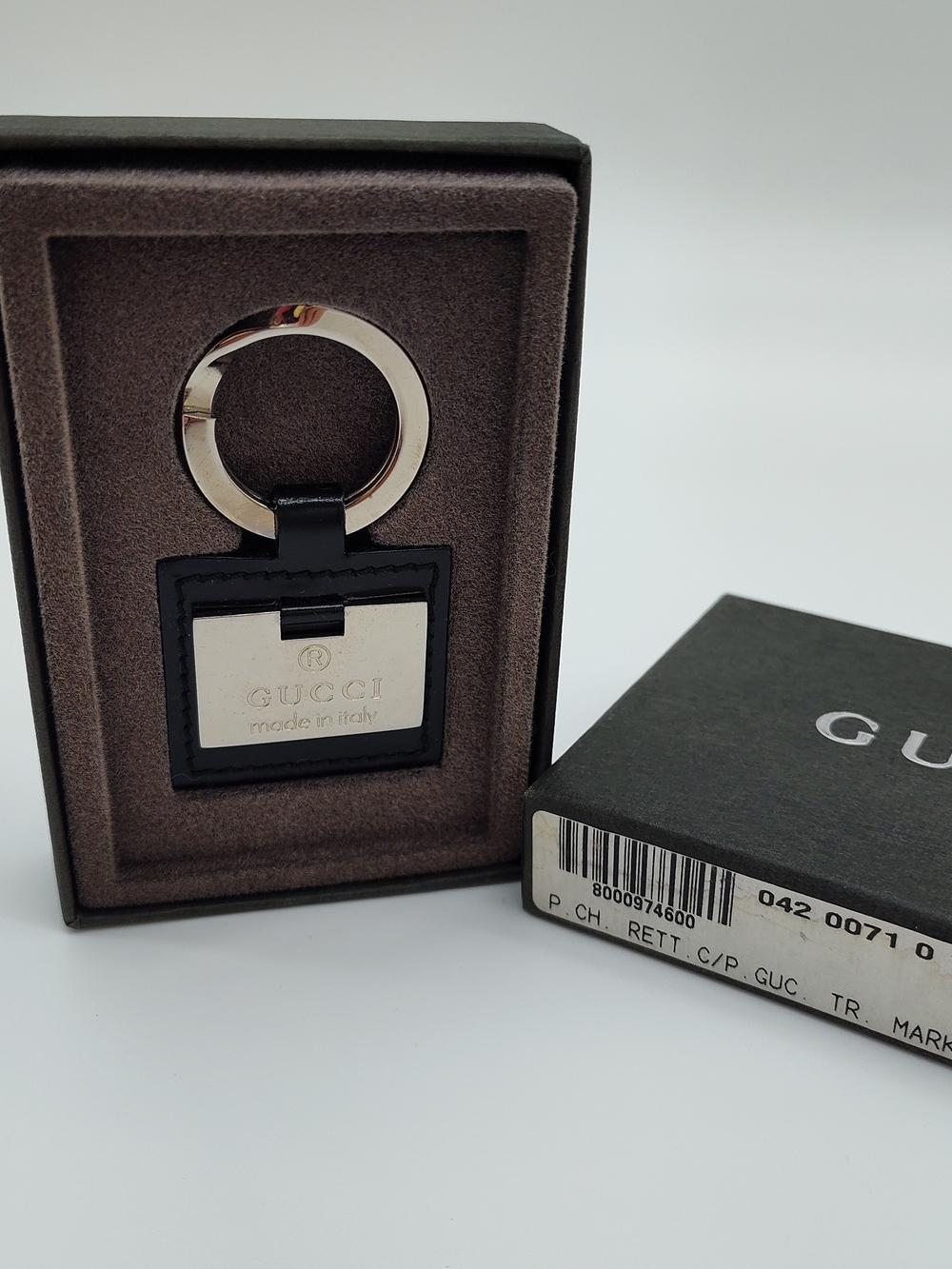 GUCCI Vintage Black Leather Silver Logo Plaque Key Ring Keychain Boxed Italy